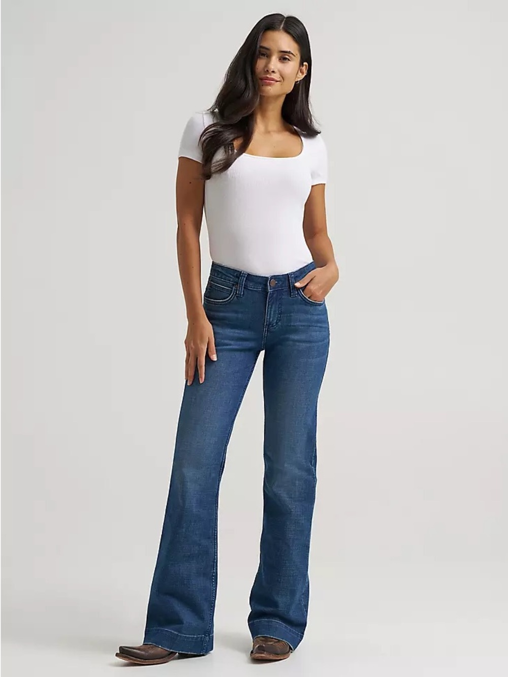 Wrangler Women's Mid-rise Mae Flare Jeans